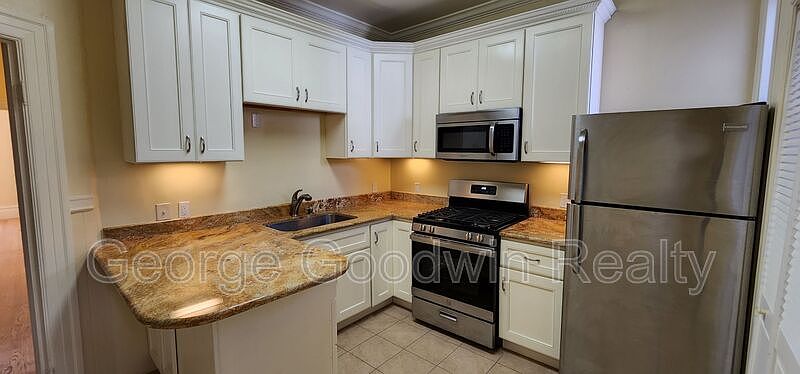 1st image of 28 Bonita St