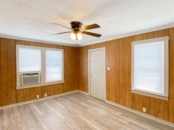 4th image of 2913 1st Ave #4