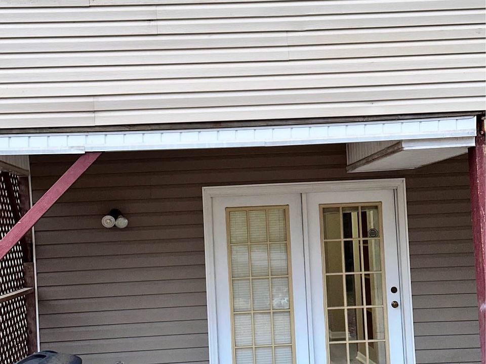 1st image of 611 Hazel Ln