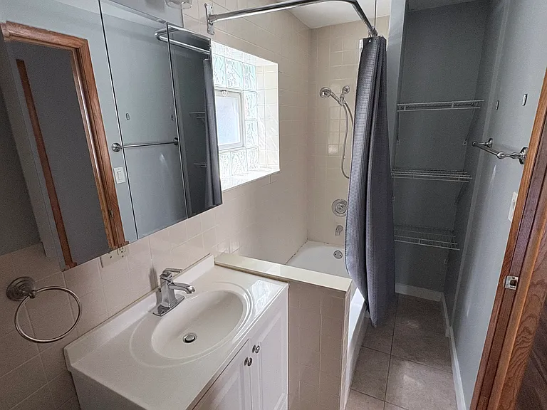 2228 W Chicago Ave #3F — Photo 9