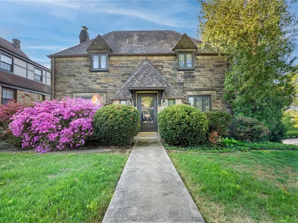 87 Vernon Dr, Pittsburgh, PA 15228