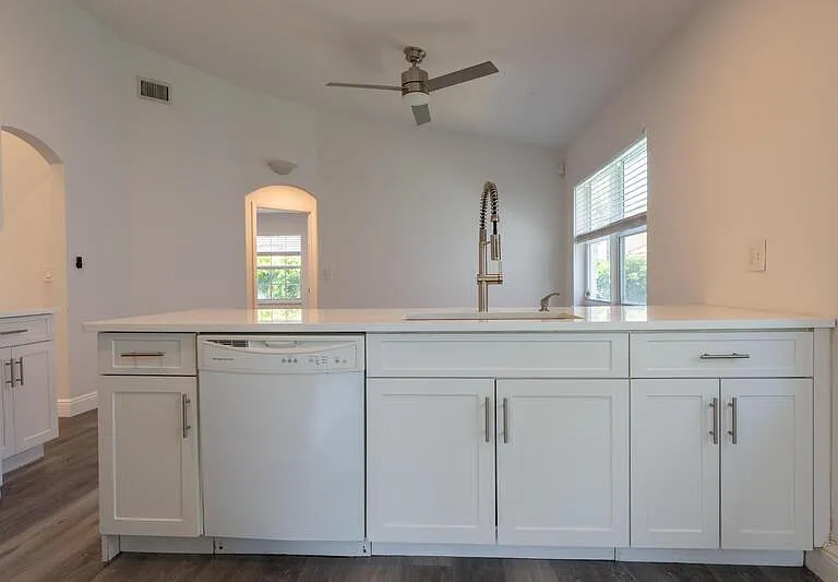 10651 Buttonwood Lake Dr — Photo 6