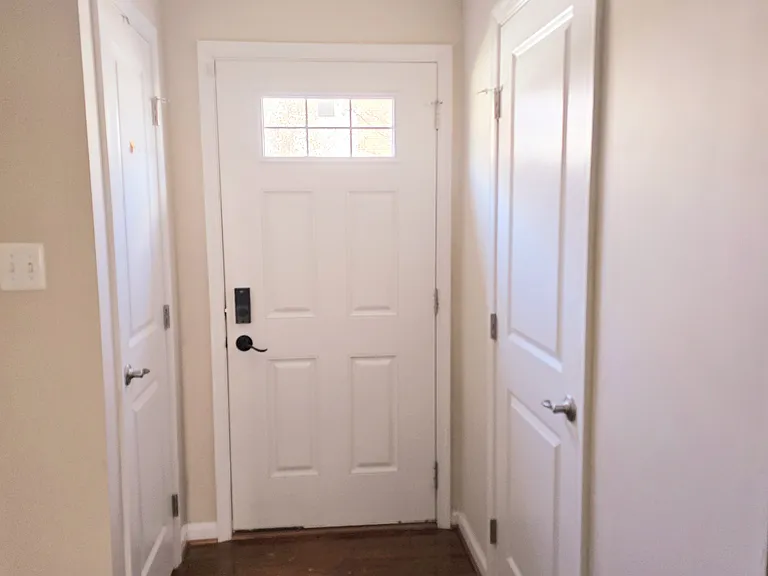 5435 Doubleday Ln — Photo 2