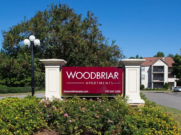 Woodbriar Apartment Homes — Photo 9