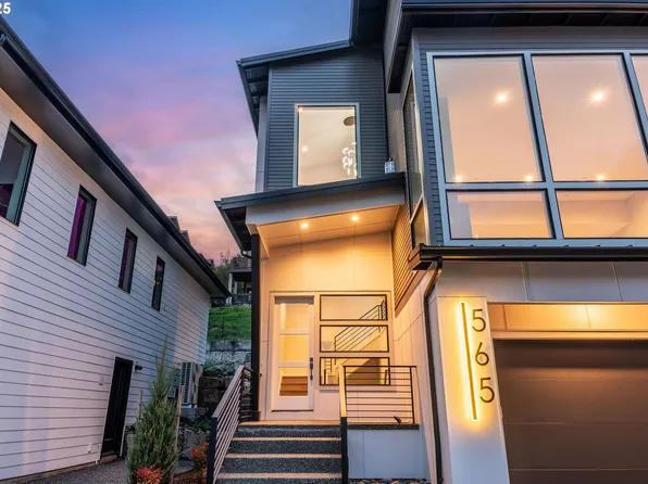 565 W U St, Washougal, WA 98671