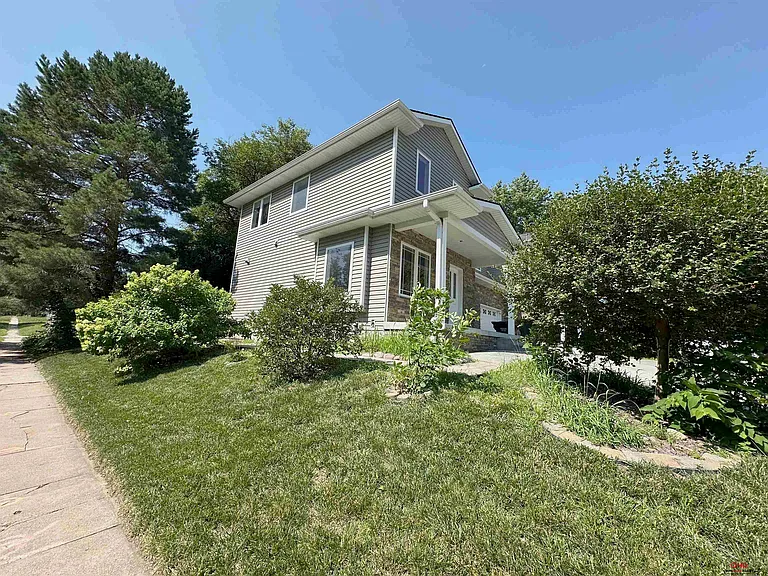 3445 S St — Photo 48