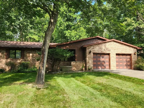 9236 Young Dr, Swartz Creek, MI 48473