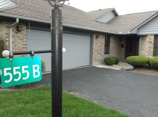 555 Raintree Pl, Englewood, OH 45322