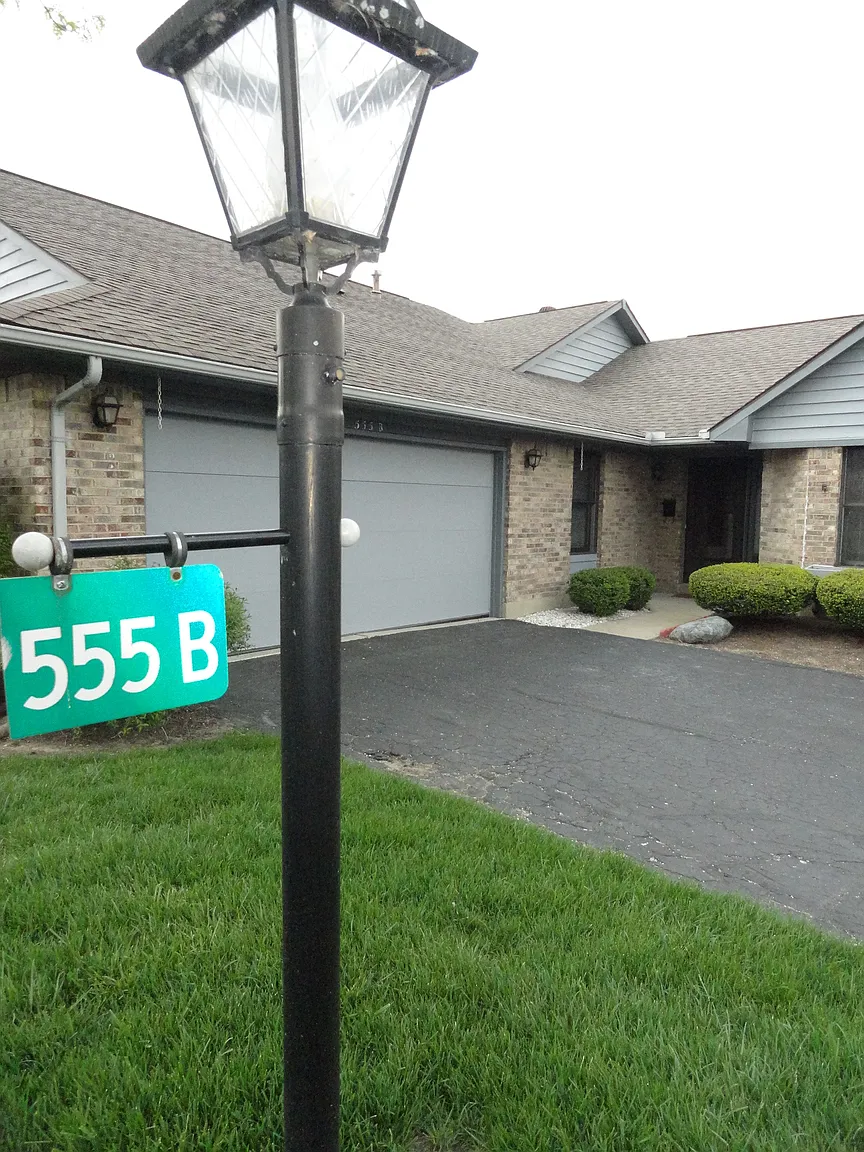 555 Raintree Pl photo 1