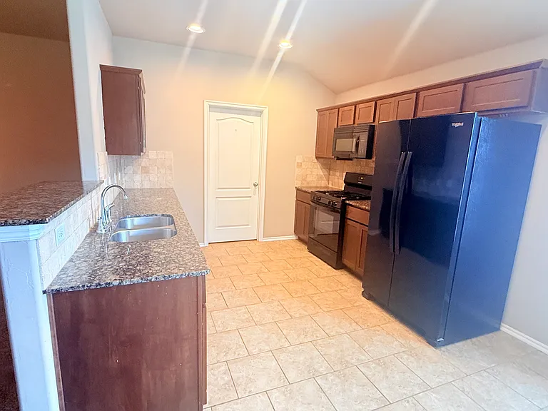 2921 Thompson Farm Ln — Photo 23