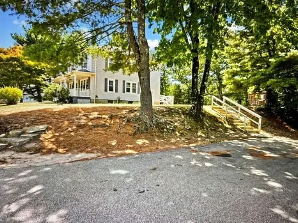 46 Fenwood Ave #2