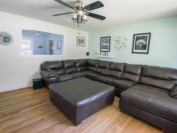 3rd image of 2209 Evans Ave