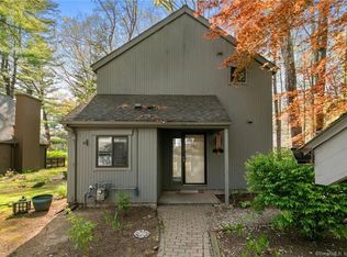 11 Clover Ct #11, Avon, CT 06001