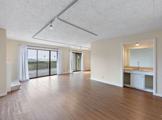28 Marinero Cir APT 19, Tiburon, CA 94920
