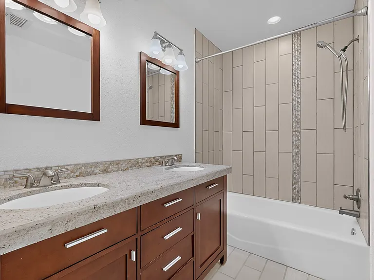 823 San Lorenzo Ave NW — Photo 23
