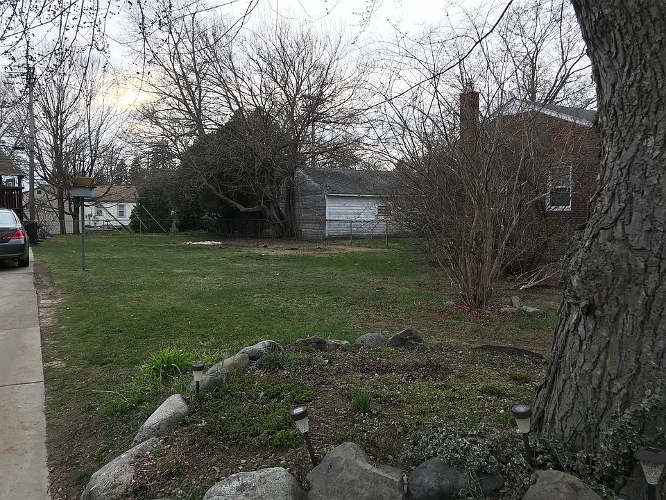 Approximately 40x137 lot