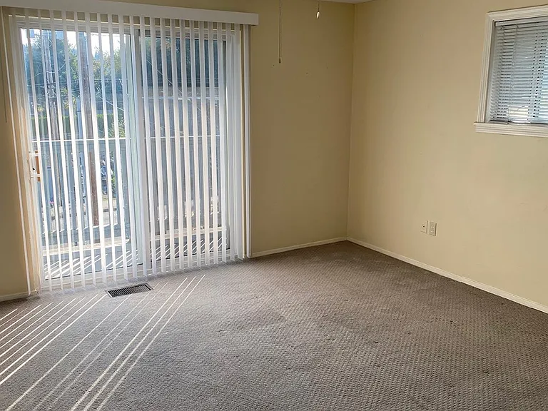 8218 Stinson Ave — Photo 9