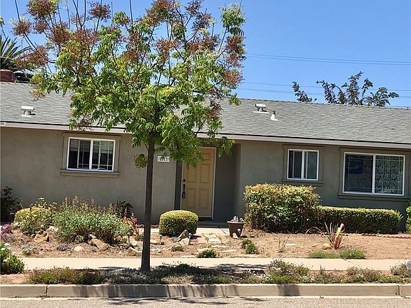 2nd image of 5579 Lorraine Ave