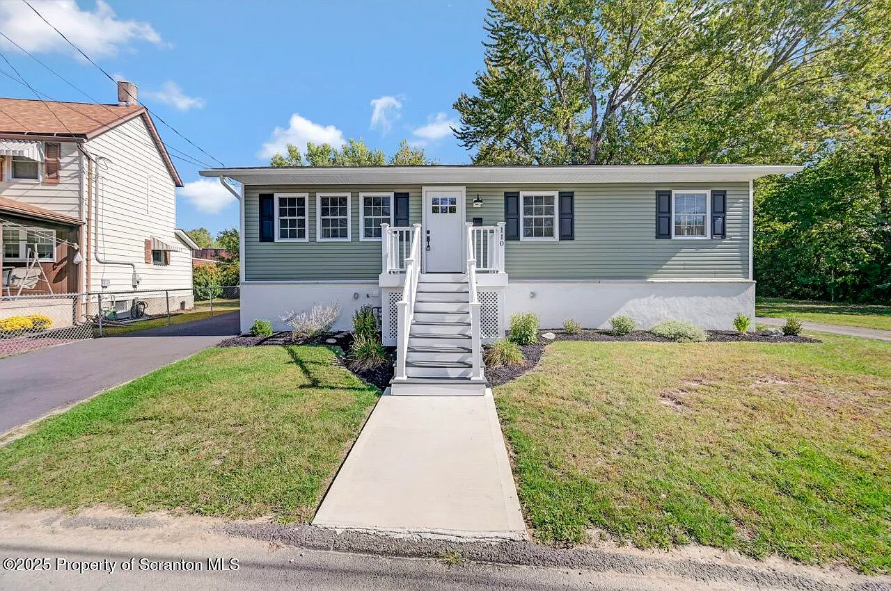 110 Morgan St photo 1