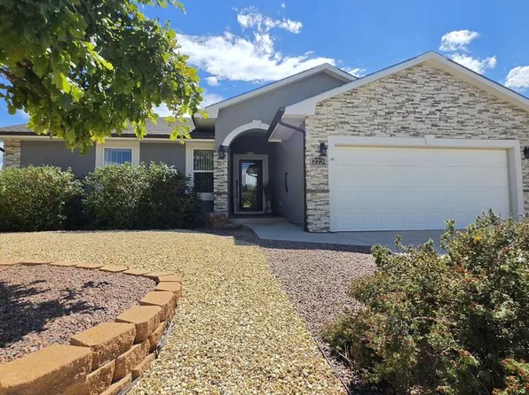 2224 Crestwood Ln, Pueblo, CO 81008