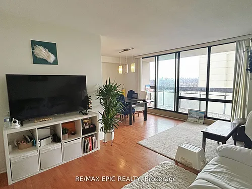 350 Seneca Hill Dr #908 Photo 1
