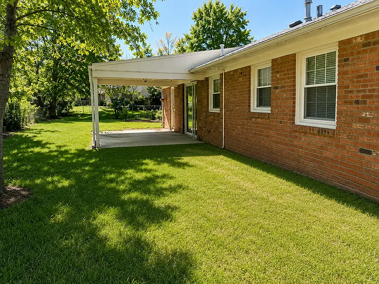 701 Marengo Dr — Photo 6