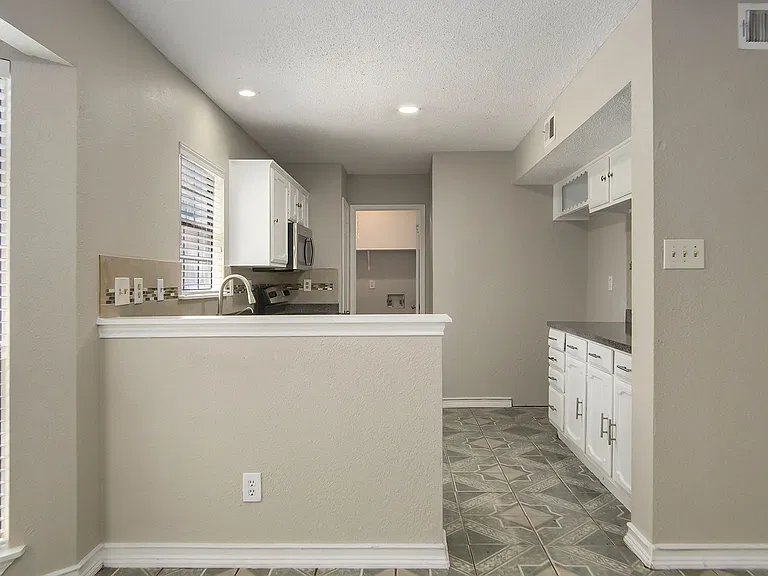 2541 Galemeadow Dr — Photo 8