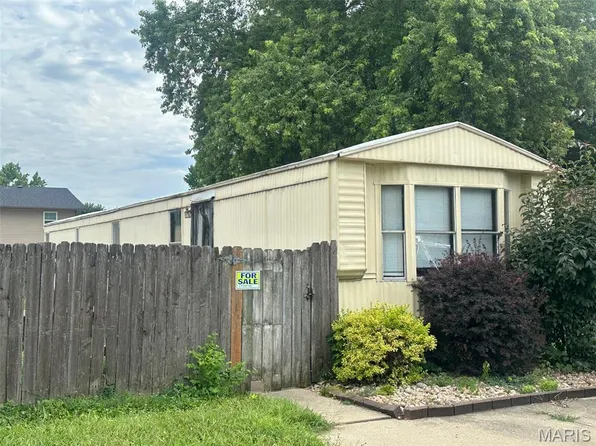 416 Red Bird St, Troy, IL 62294