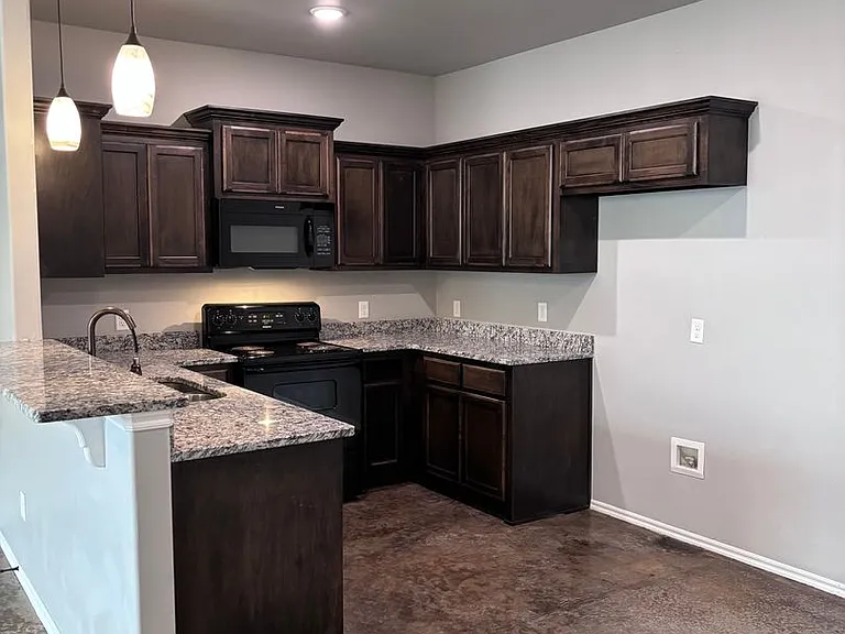 7520 Redbud Villa Ct #B — Photo 6