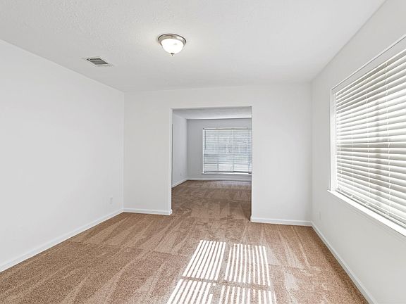 4th image of 8118 Audubon Forest Dr