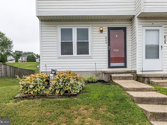 2nd image of 826 Clover Leaf Ct