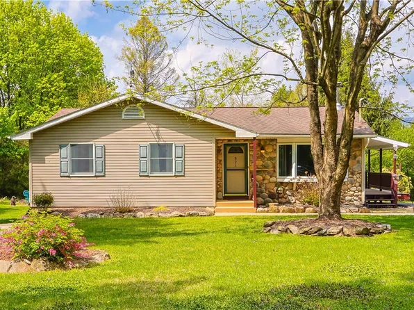 921 Point Phillips Rd, Bath, PA 18014