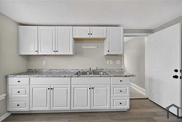2 bed, 900 sqft, $1,100 — Photo 3