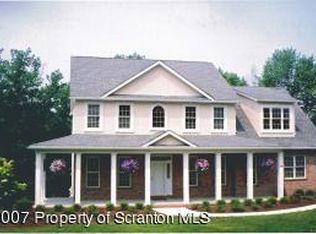 103 Emerson Dr #L1, Moosic, PA 18507