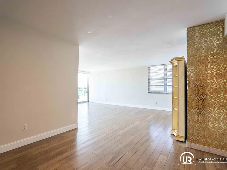 9500 W Bay Harbor Dr #7D — Photo 11