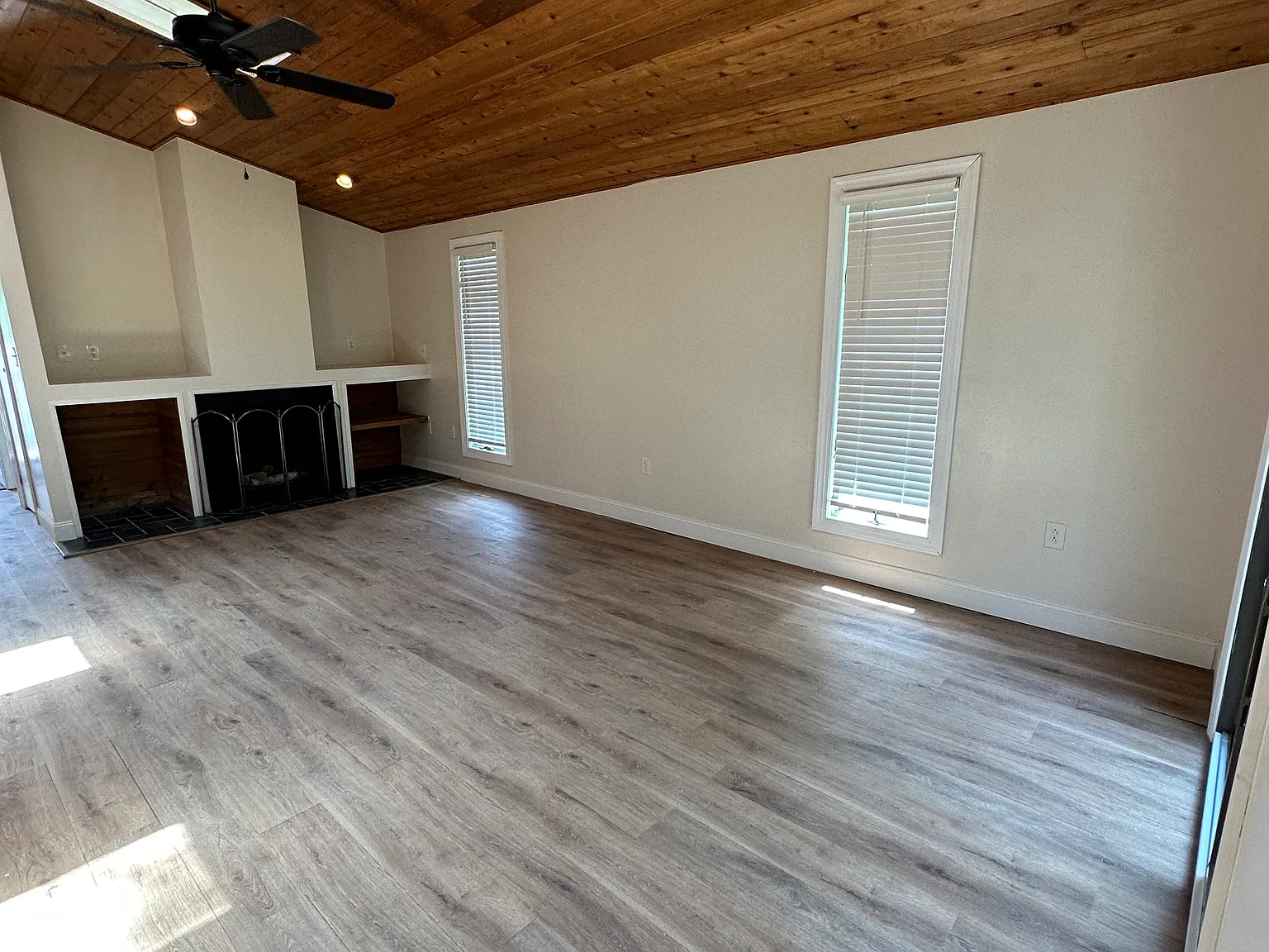 233 Bradley St — Photo 2