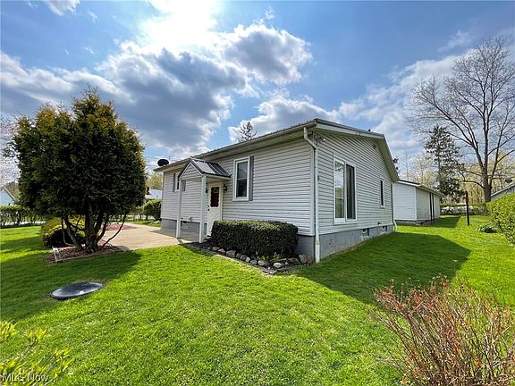 2nd image of 14909 Beechwood Dr