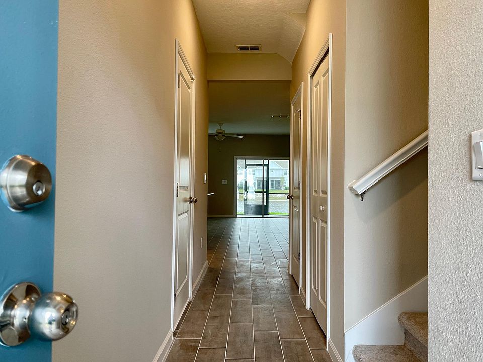 1st image of 12835 Josslyn Ln