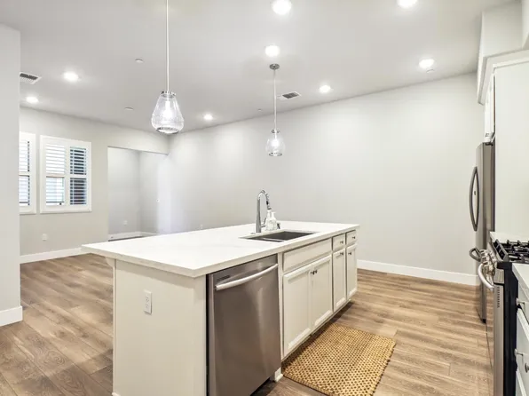 1661 Spring St #341, Davis, CA 95616