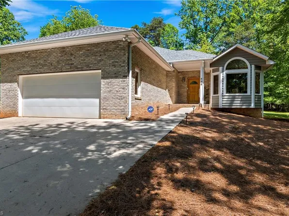 625 Trotters Ridge Ln, Kernersville, NC 27284