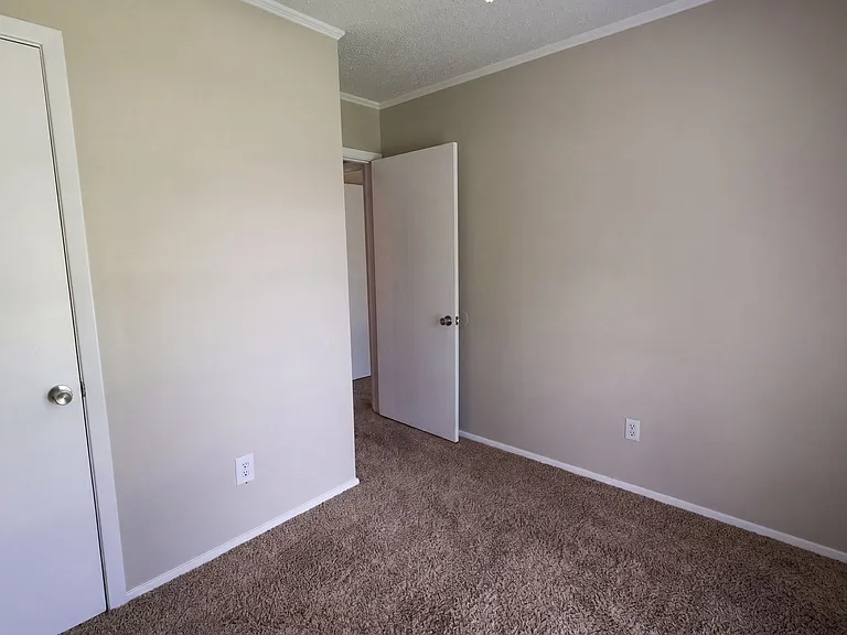 1523 Teekell St — Photo 7