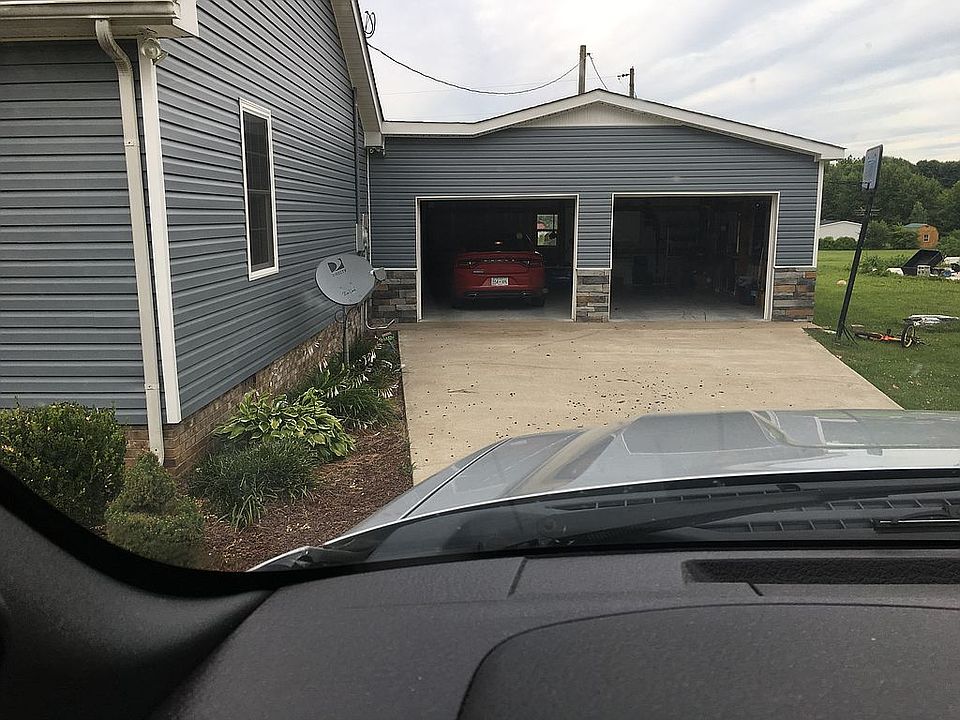 2nd image of 444 Spring Creek Rd