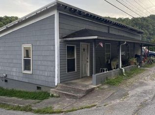 3072 S Lake Dr, Prestonsburg, KY 41653
