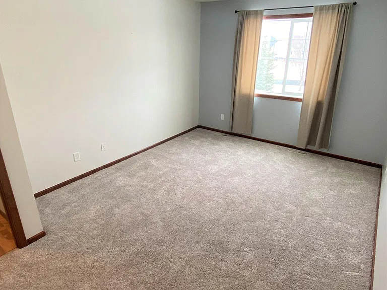 19360 Claremont Dr — Photo 18