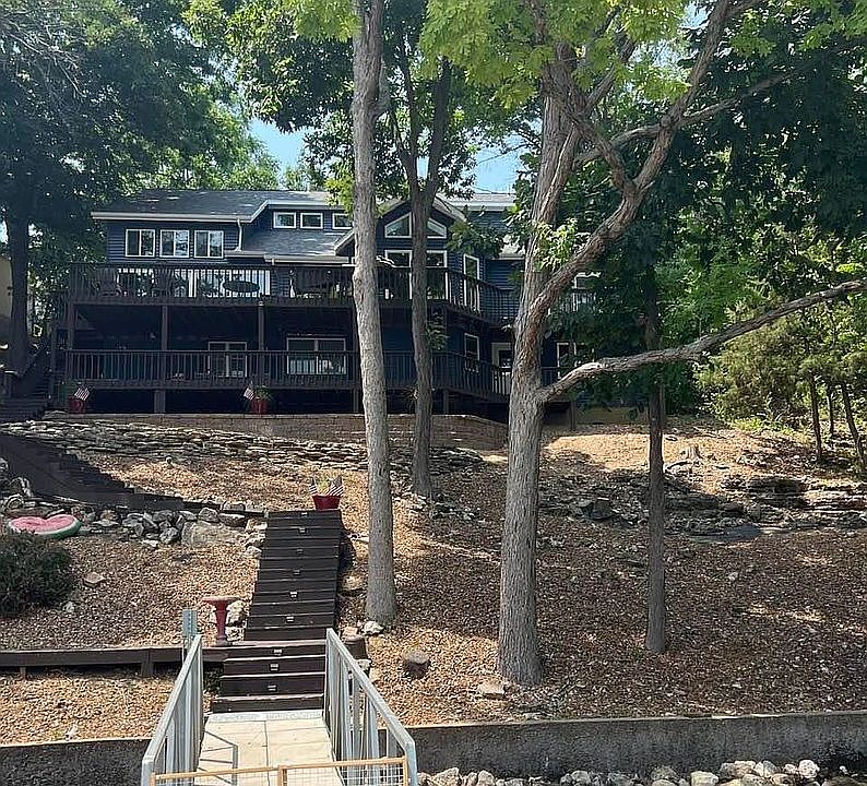 2nd image of 941 Sweetwater Dr