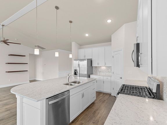 5th image of 1943 Parish Way