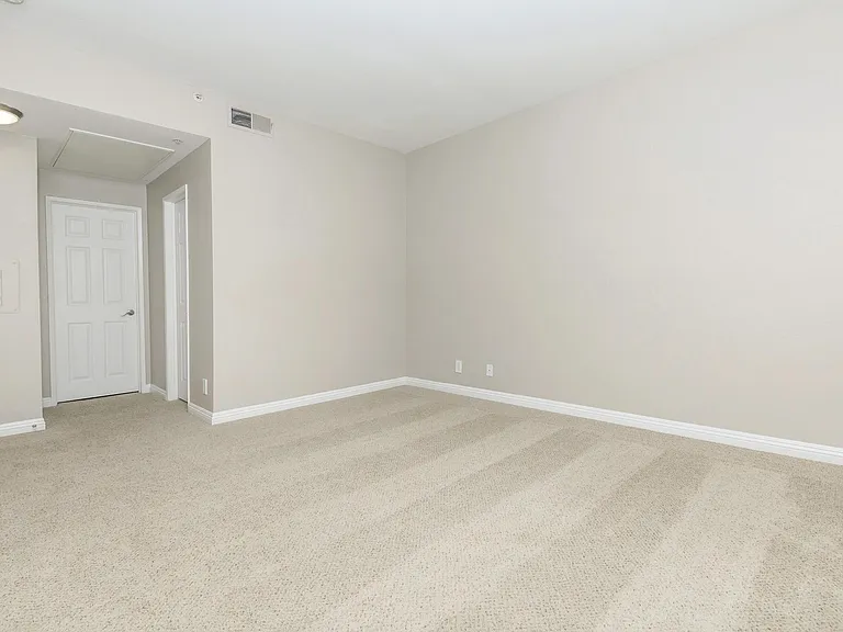 Villas Antonio Apartment Homes — Photo 32