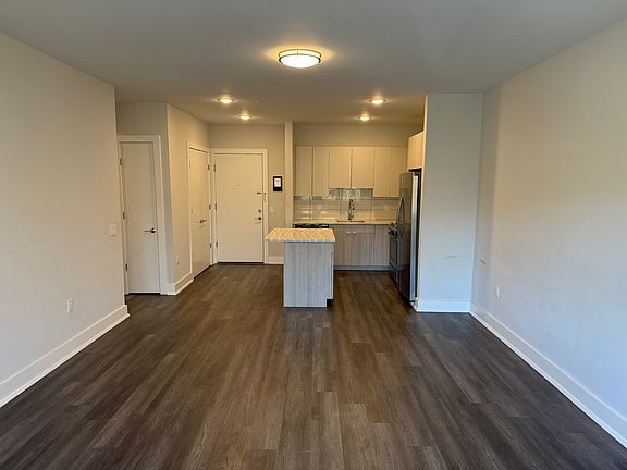 5th image of 2301 Lemoine Ave Unit 403