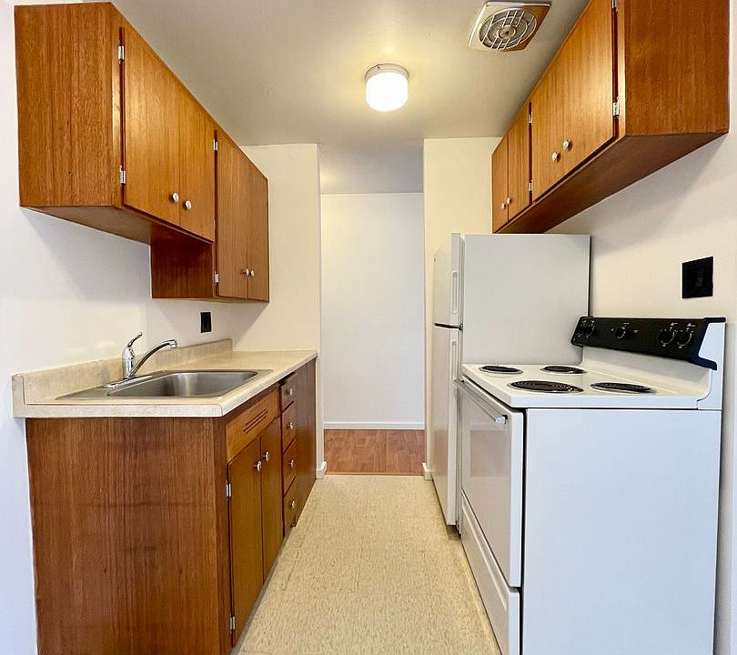 1st image of 4214 11th Ave NE #104