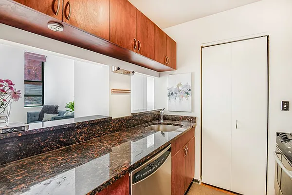 Sold by Compass | media 5